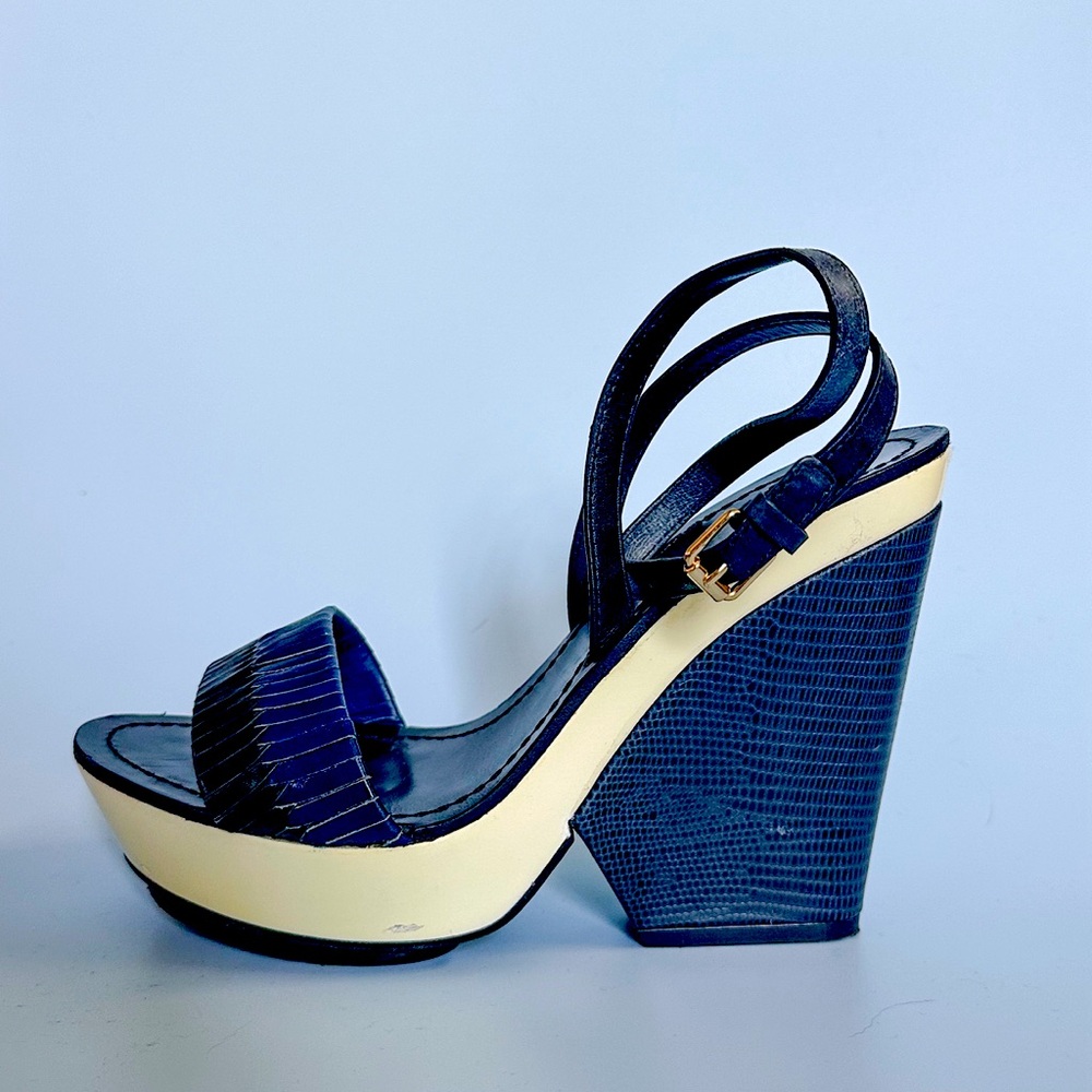 Authentic Tory Burch Navy Blue Croc Embossed Leather Size 9